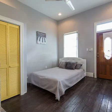 Modern Condo 2 Blocks From Quarters New Orleans Exterior photo
