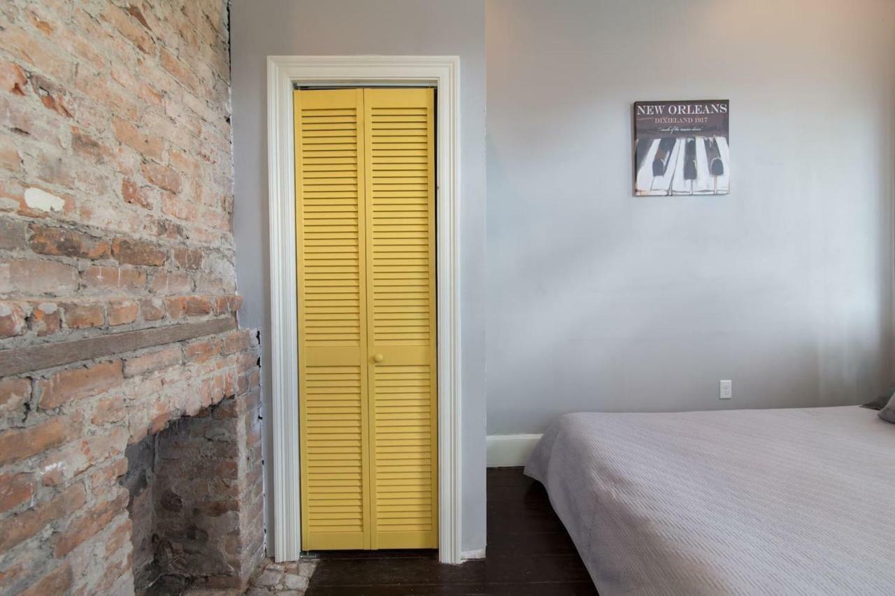 Modern 2 Blocks From Quarters Appartement